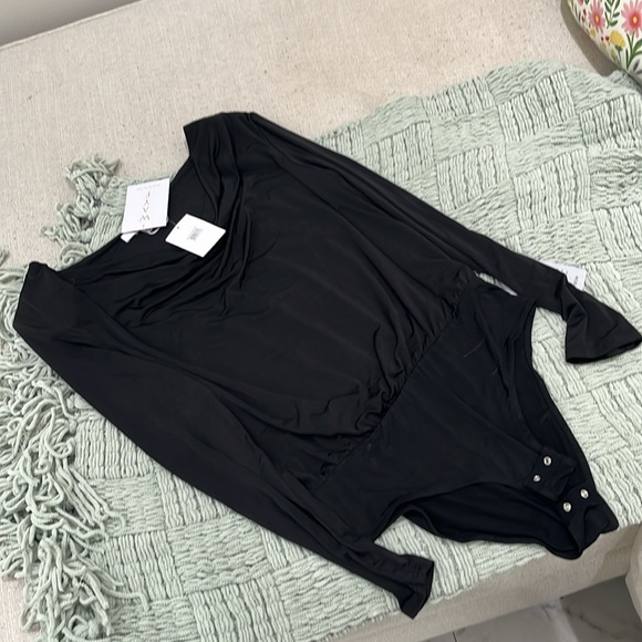 WAYF Women's Black Solano Ruched Draped Cowl Neck Shoulder Pad Bodysuit Size S. - Picture 3 of 10